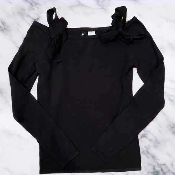 H&M Shoulder Tie-Strap Black Sweater - Picture 1 of 4